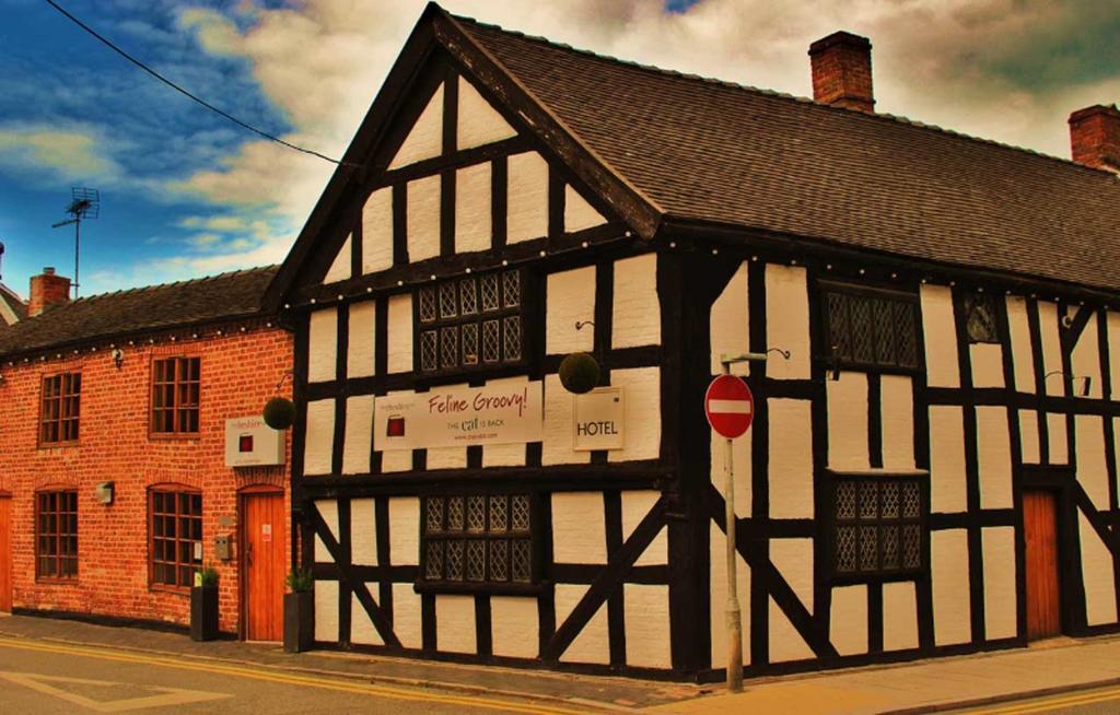 Cheshire Cat Hotel Nantwich Exterior photo